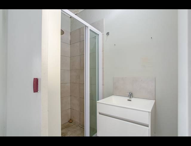1 BEDROOM APARTMENT SOLD IN KLEIN PARYS
